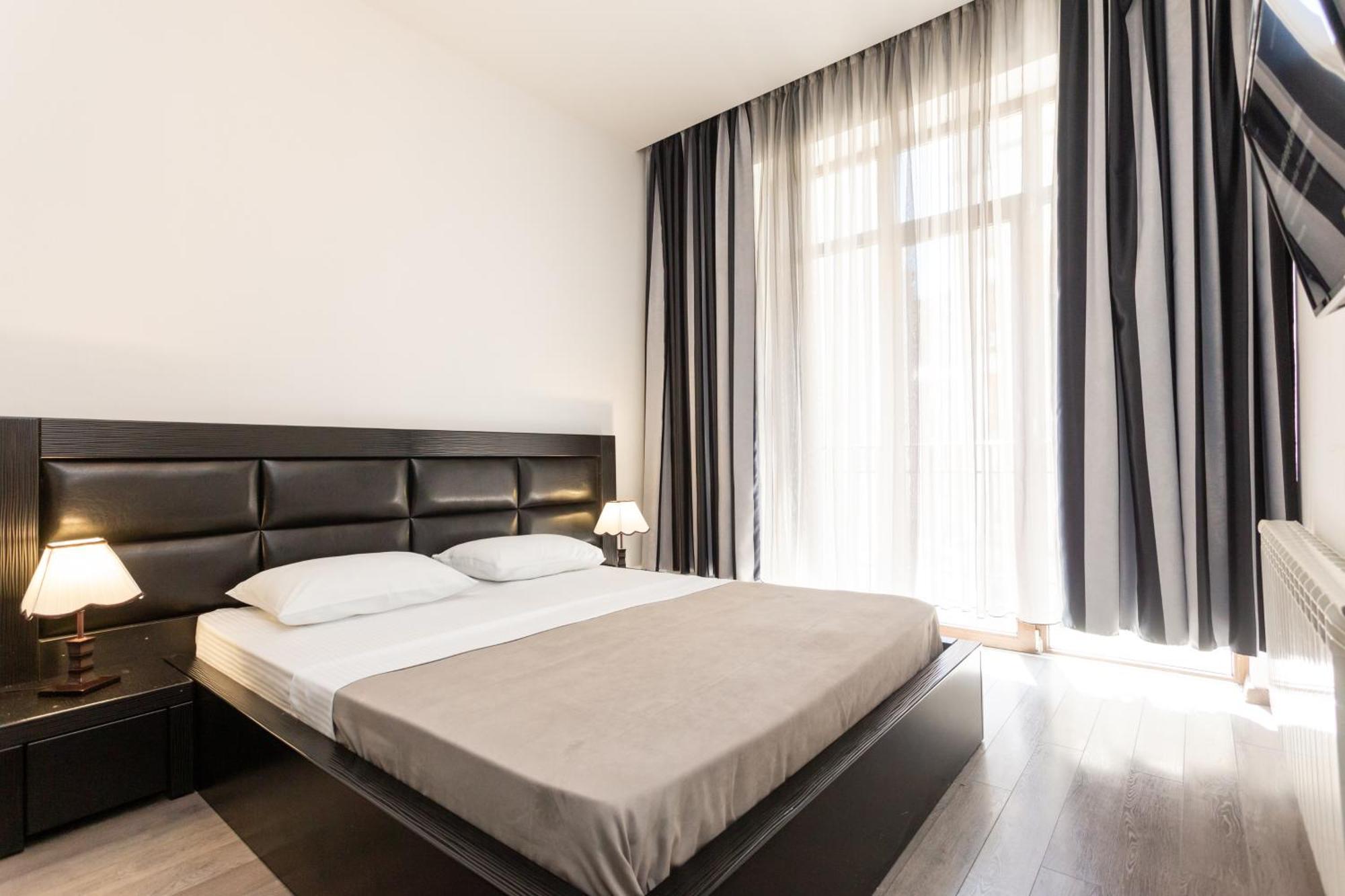 Two Bedroom Apartment In The City Center Tbilisi Exteriér fotografie